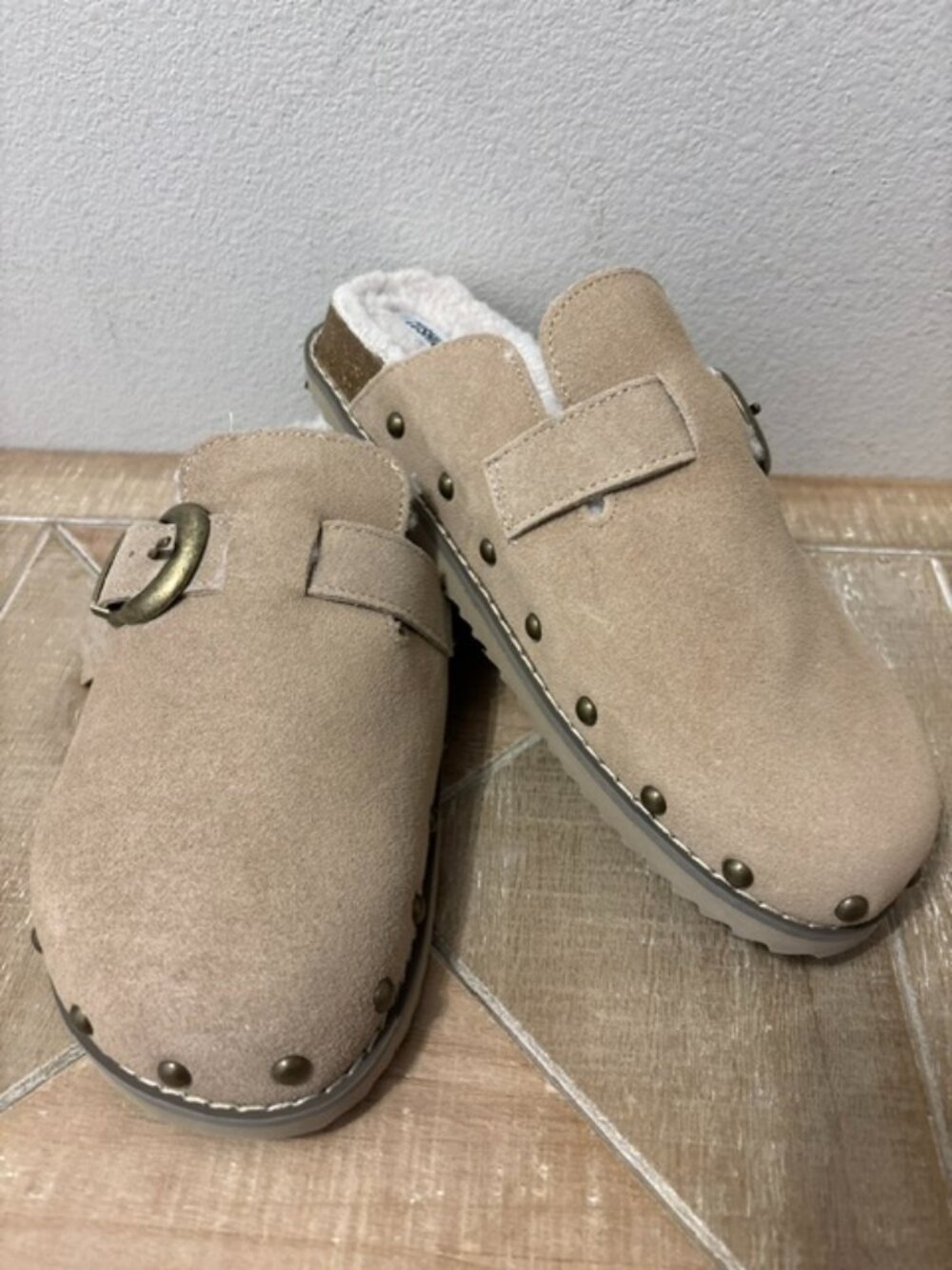 NEW CUSHIONAIRE Bronco Suede Mule Clogs Biscuit Buckle Studded Size 8 or 8.5
